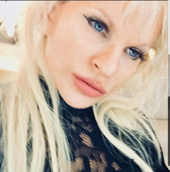 Poshmark profile picture for @magnum
